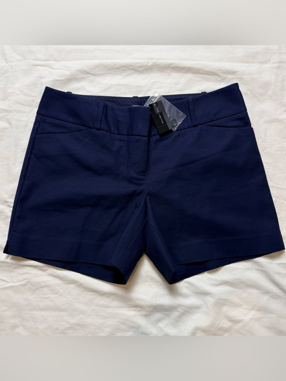THE LIMITED NWT 5” Tailored Chino Shorts Mid Rise Navy Blue Size 6